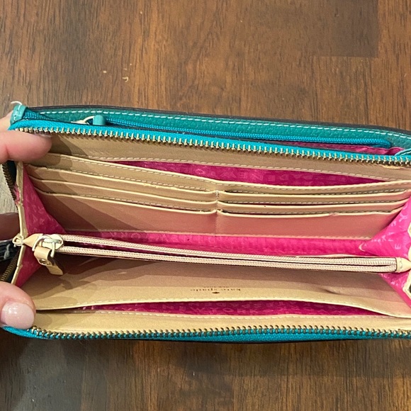 Kate Spade Tech Wallet - Picture 2 of 7